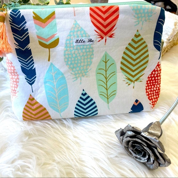 ELLA BE Handbags - 3/$25 ELLA BE cosmetic bag boho feather pattern zip closure toiletry travel bag